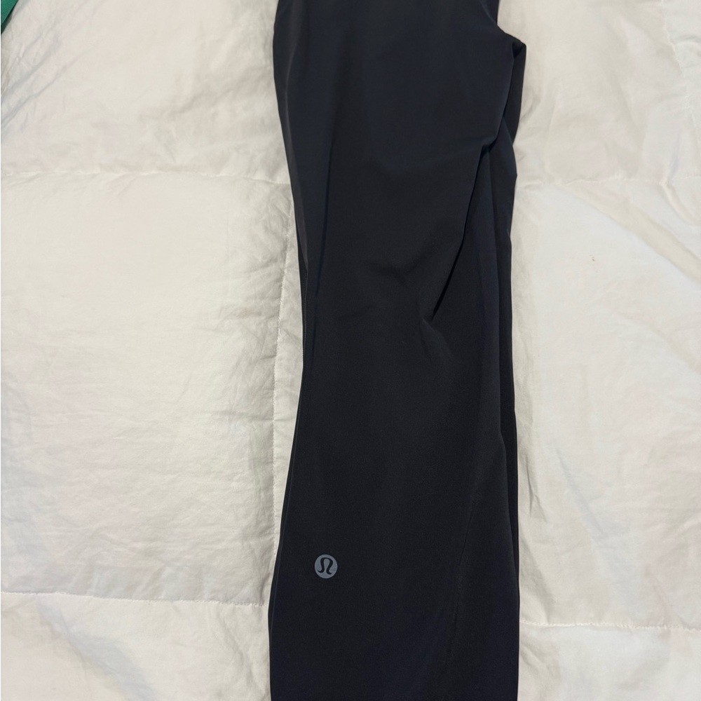 Women Lululemon base pace tights 25” size 8 worn once